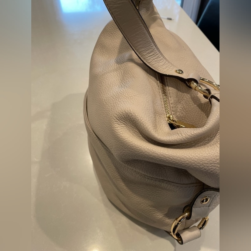 Handbag - Picture 2 of 2